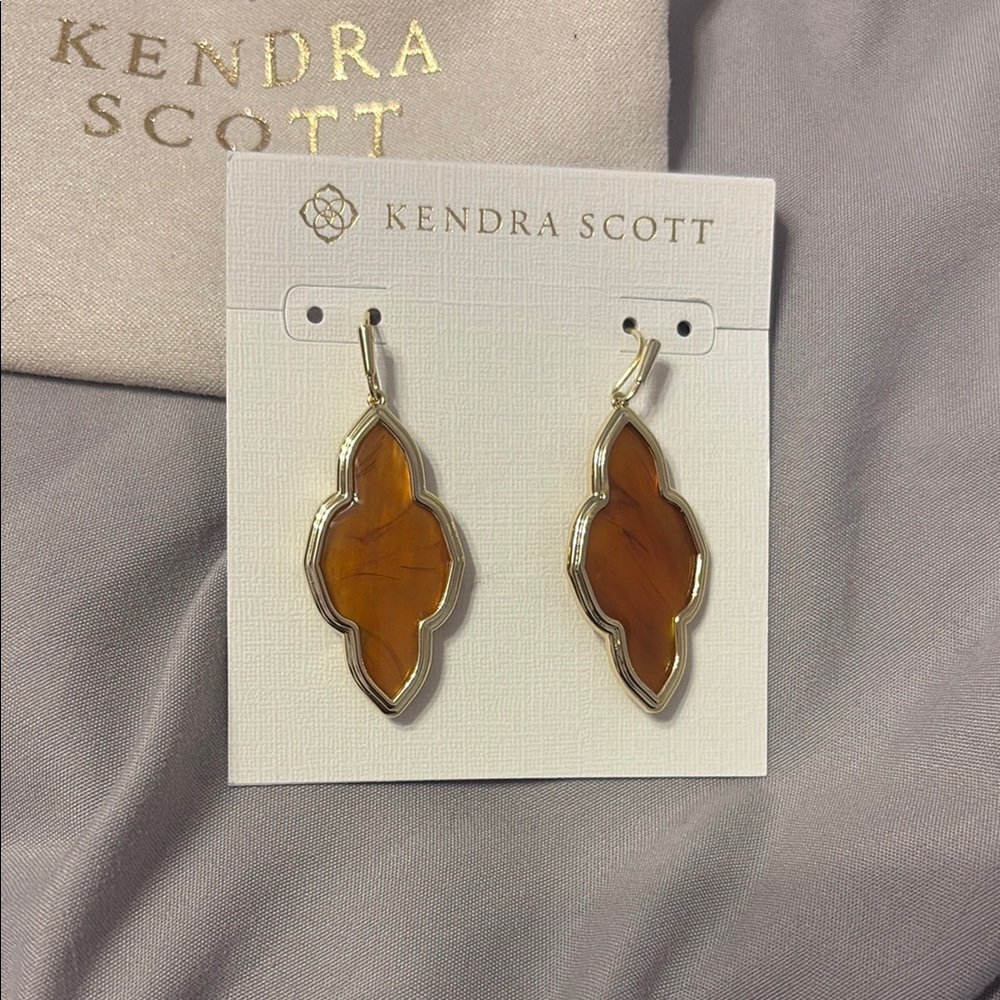 Kendra Scott earring